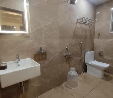Parthasarathy Puram Hotel | Green Palace Inn, T Nagar
