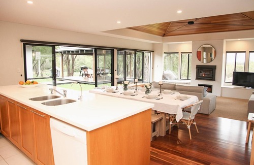 Quindalup House | Green Park - resort style rural retreat