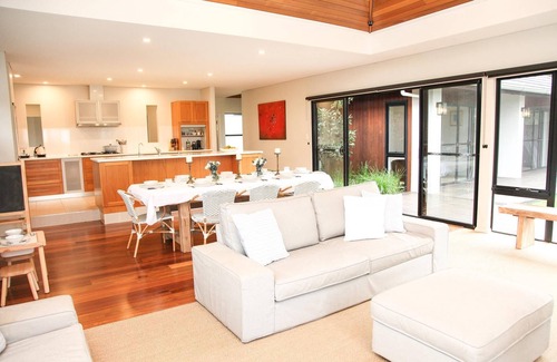 Quindalup House | Green Park - resort style rural retreat