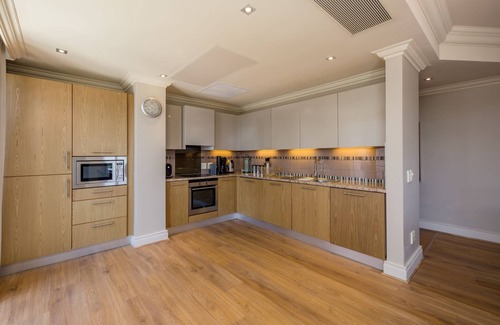 Green Point Apartment | Green Point Apartment walking Distance to Stadium (407 Royal)