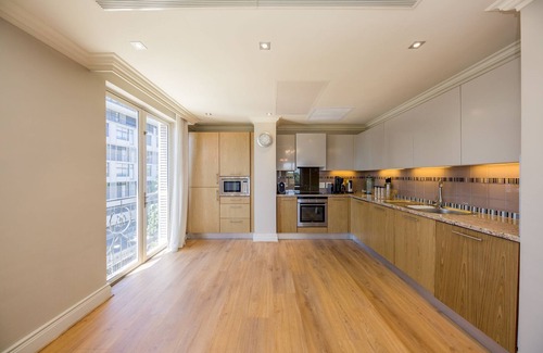 Green Point Apartment | Green Point Apartment walking Distance to Stadium (407 Royal)
