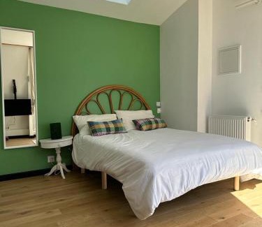 Bois-Colombes Apartment | GREEN&PURPLE STUDIO 24-24 Access