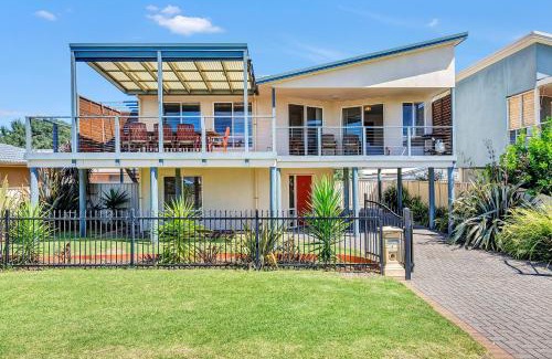 Aldinga Beach House | Green Reef Beach House - Aldinga Beach - C21 SouthCoast Holidays