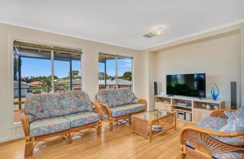 Aldinga Beach House | Green Reef Beach House - Aldinga Beach - C21 SouthCoast Holidays