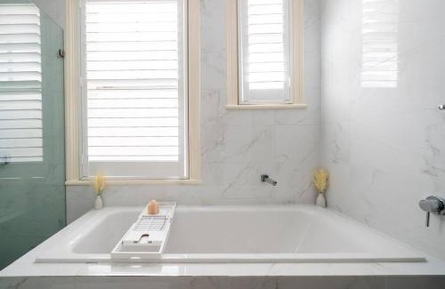 Millers Point Apartment | Green Stays