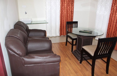 Chithirapuram Hotel | Green Trees Munnar