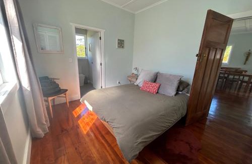 Pukenui House | Green Turtle Cottage