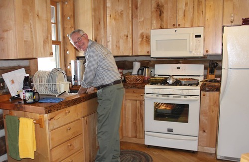 Amherst Cottage | Green, unique, comfortable, open loft cabin