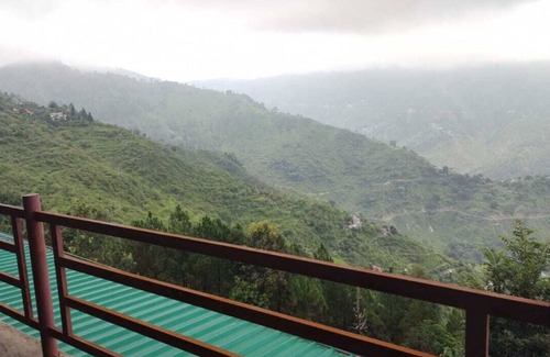 Sirala House | Green Zone Homestay | 4BD House | Cook & Garden