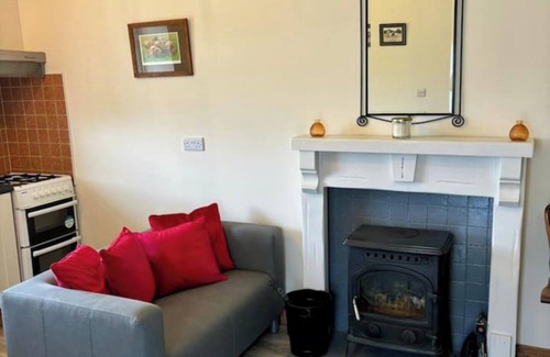 Inishmacatreer Cottage | Greenacres Mews A charming,quaint Cottage