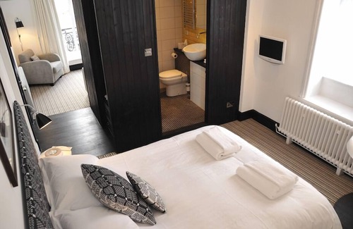 Llangollen Cabin | Greenbank Lodge Llangollen