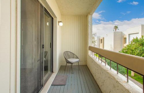 Marble Apartment | Greenbelt Condo-patiopooltennisold Town 5min