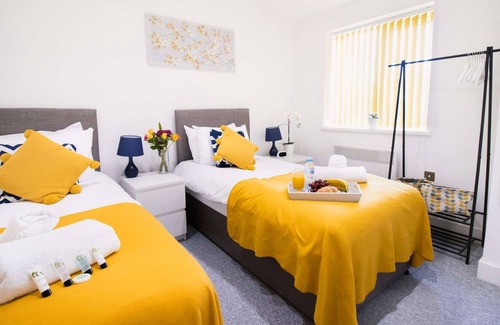 Swindon Apartment | Greenbridge Serviced Apartment