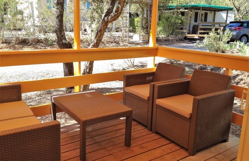 Roquebrune-sur-Argens House | Greenchalets Lei Suves retro