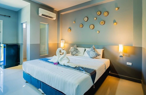 Thep Kasattri Condo | Greenery Loft Phuket only 20 minutes to Bang Tao Beach