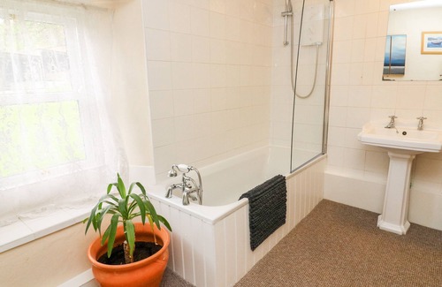 Settle Cottage | GREENGATES FARM, pet friendly in Horton-In-Ribblesdale