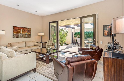 Palm Springs Hotel | Greenhouse East Condo