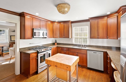 Barracks Rugby House | GreenLeaf |3 bed, 2 Bath in Rugby Hills - Great central location UVA and Downtown Cville!