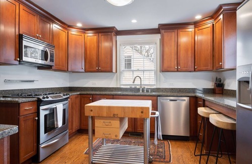 Barracks Rugby House | GreenLeaf |3 bed, 2 Bath in Rugby Hills - Great central location UVA and Downtown Cville!