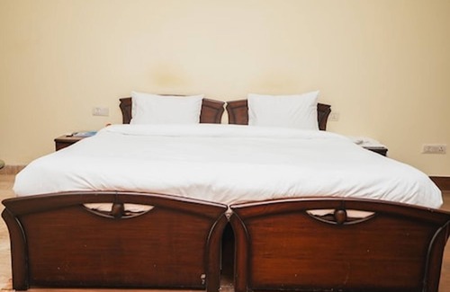 East of Kailash Hotel | Greenleaf Apartment And Suites, Kalkaji