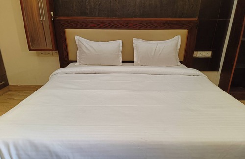 East of Kailash Hotel | Greenleaf Apartment And Suites, Greater Kailash 1