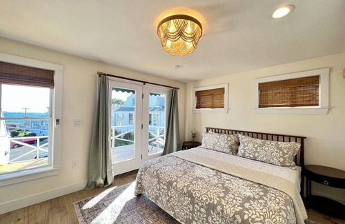 Boothbay Harbor Hotel | Greenleaf Inn Room 6 | Private Entry Executive King Suite, Large Balcony, Harbor Views!