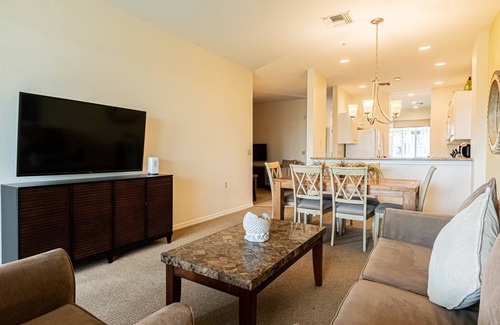 Naples Condo | Greenlinks/Lely Condo-2nd floor 1200 bldg. with lake view, den w/TV/Sleeper sofa & office/work space