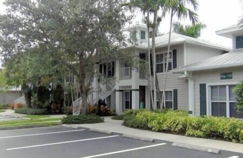 Naples Apartment | Greenlinks Luxury Condo, 3BD, ground floor, golf, pool