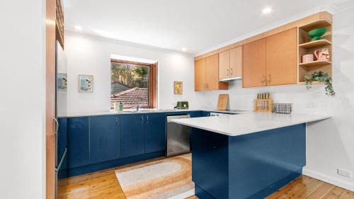 Pearl Beach House | Greenpoint- 200m To Beach, pet friendly