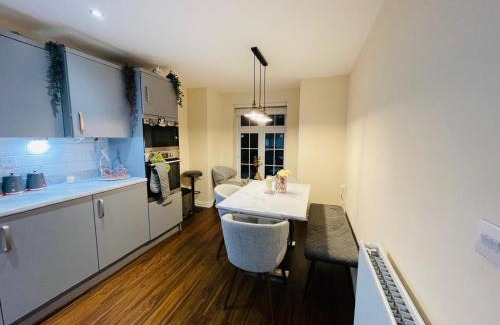Dukinfield House | Greenside View