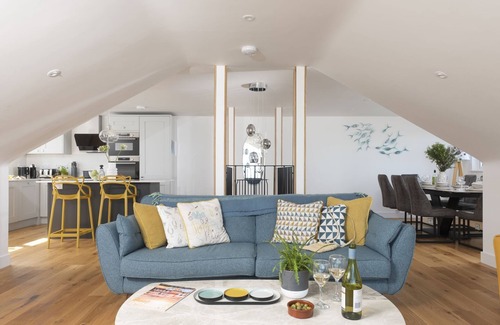 St Ives Cottage | Greensleeves - a house that sleeps 8 guests in 4 bedrooms