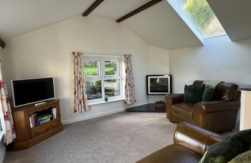 Bugford House | Greenswood Cottage - Cosy cottage, rural location, beautiful landscaped gardens with pond and lake