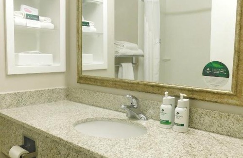 Pinetop Hotel | GreenTree Inn & Suites Pinetop