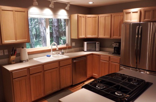 Enumclaw Cabin | Greenwater chalet/cabin - 3 bed + loft - 2 full baths