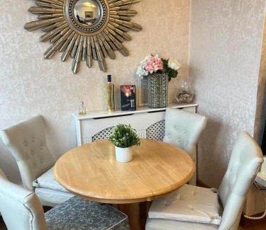 Greenwich West Apartment | Greenwich Luxury View Apartment