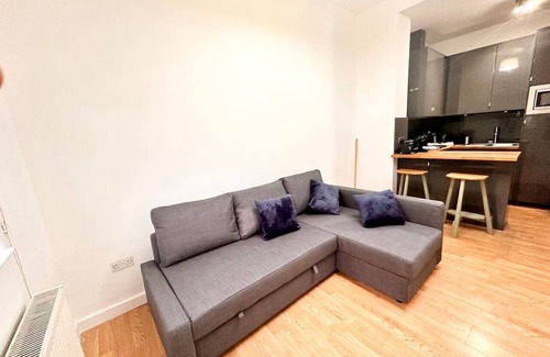 Greenwich West Apartment | Greenwich Timehouse!