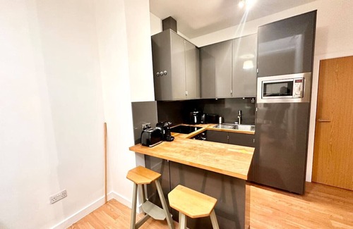 Greenwich West Apartment | Greenwich Timehouse!