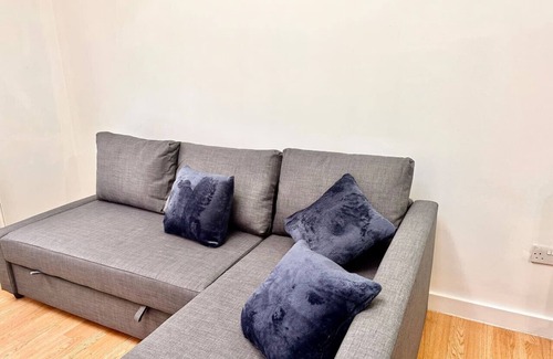 Greenwich West Apartment | Greenwich Timehouse!