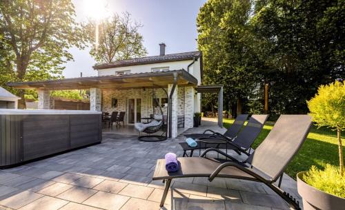Jalzabet House | Greenwood 84