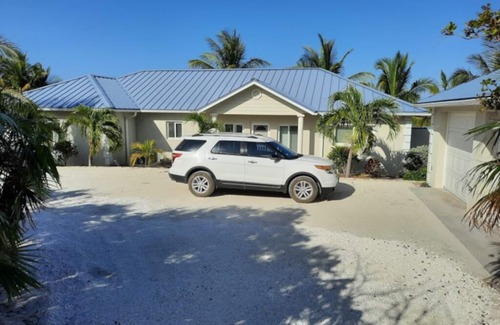 Port Howe Villa | Greenwood Estates - A prestigious neighborhood