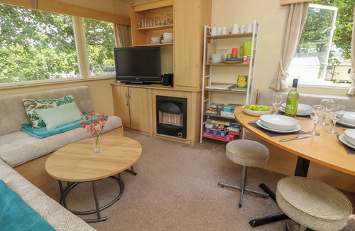 Cowes Cottage | GREENWOOD, family friendly, with pool in Cowes