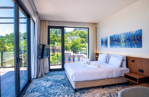 Mtsvane Kontskhi Hotel | GREENWOOD