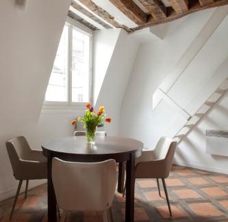 Saint-Germain-des-Pres Apartment | Gregoire Apartment