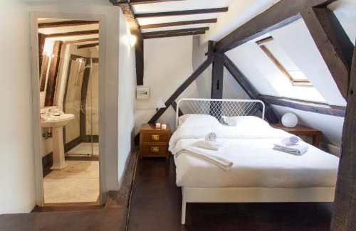 Saint-Germain-des-Pres Apartment | Gregoire Apartment