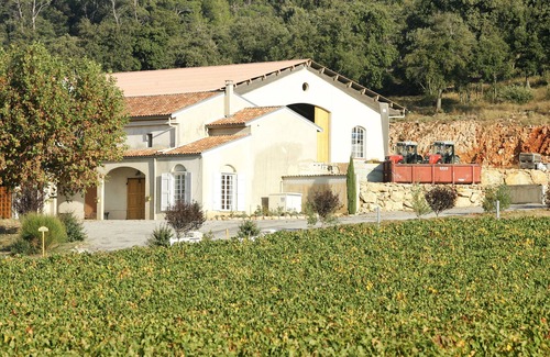 Barjols Apartment | GRENACHE" APARTMENT IN THE HEART OF A 120-HECTARE VINEYARD