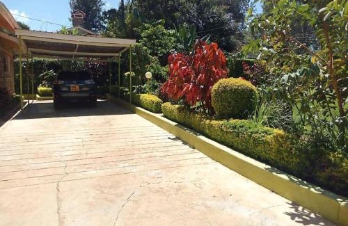 Meru House | Greton Holiday Villa