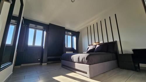 Drancy Apartment | Grey And White Duplex