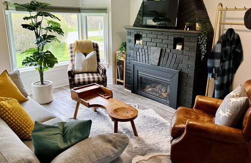 Port Stanley House | Grey Cottage: Indoor and Outdoor Living at It's Best!