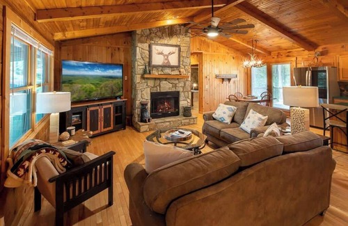 Boone Cabin | Grey Fox Cabin between Boone and Blowing Rock