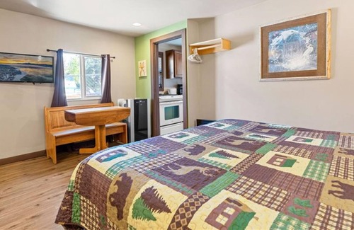 The Village Cottage | Grey Fox Studio Pet Friendly Adjacent to Cottage 1